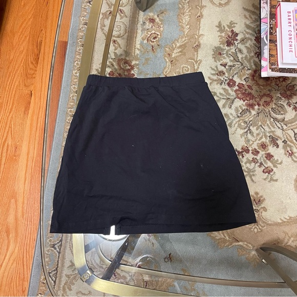 ASOS DESIGN tennis skort in black size 2 - Picture 7 of 7